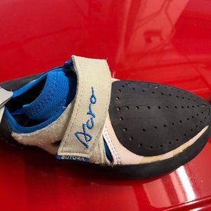 Butora Acro Size: US 7.5, UK 6.5, EUR 40